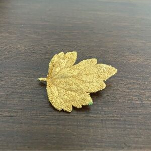 Sycamore leaf brooch